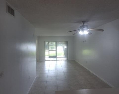 2236 N Cypress Bend Drive - Photo Thumbnail 8