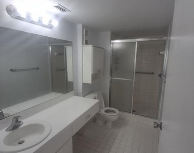 2236 N Cypress Bend Drive - Photo Thumbnail 17
