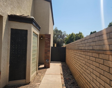 9025 N 14th Drive - Photo Thumbnail 1