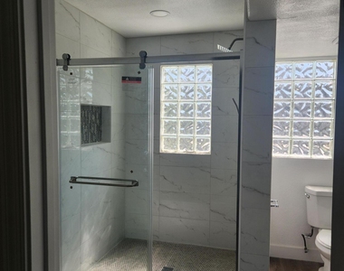 9025 N 14th Drive - Photo Thumbnail 14