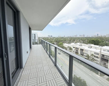 2960 Ne 207th Street - Photo Thumbnail 5