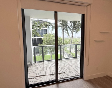 2960 Ne 207th Street - Photo Thumbnail 20