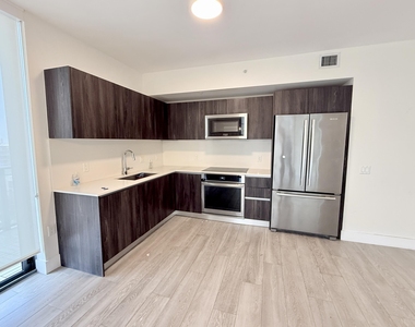 2960 Ne 207th Street - Photo Thumbnail 11