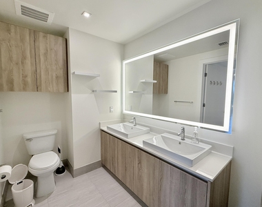 2960 Ne 207th Street - Photo Thumbnail 18