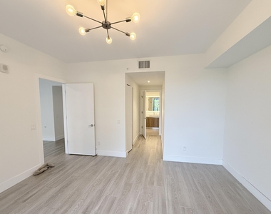 2960 Ne 207th Street - Photo Thumbnail 16