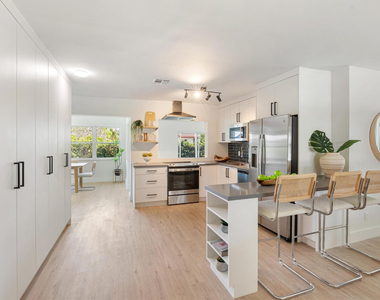 181 Nw 48th Court - Photo Thumbnail 4