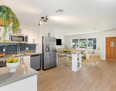 181 Nw 48th Court - Photo Thumbnail 7