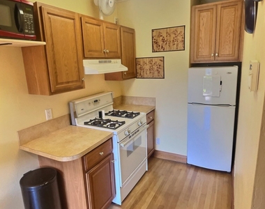 1501 Ne 5th Court - Photo Thumbnail 2