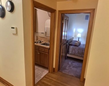 1501 Ne 5th Court - Photo Thumbnail 5