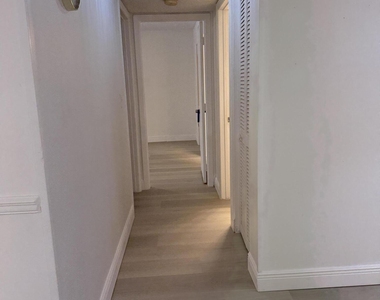 4147 Nw 90th Avenue - Photo Thumbnail 6