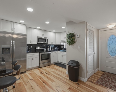 9420 S Hollybrook Lake Drive - Photo Thumbnail 7