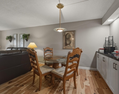 9420 S Hollybrook Lake Drive - Photo Thumbnail 10