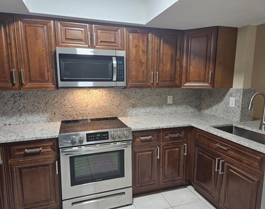 7910 Nw 70th Court - Photo Thumbnail 26