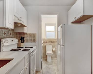 813 Sw Middle Street Court - Photo Thumbnail 9