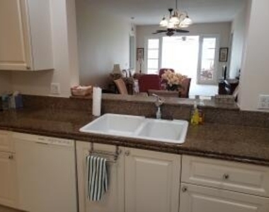 27 Harbour Isle Drive W - Photo Thumbnail 2