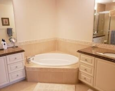 27 Harbour Isle Drive W - Photo Thumbnail 13
