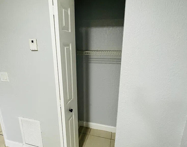 890 Nw 45 Avenue - Photo Thumbnail 5
