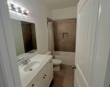 1129 Vermilion Drive - Photo Thumbnail 12