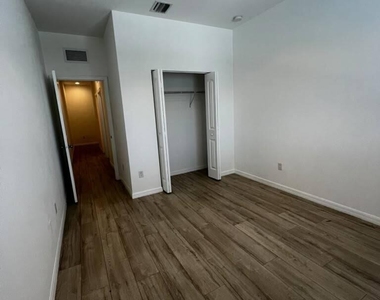 1129 Vermilion Drive - Photo Thumbnail 19