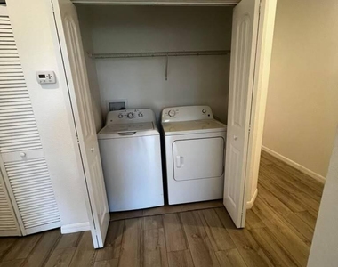 1129 Vermilion Drive - Photo Thumbnail 18