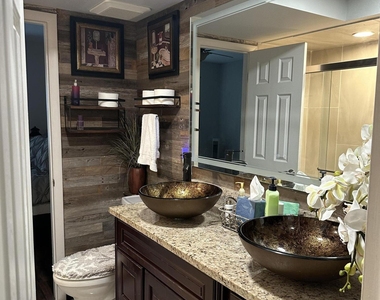 1113 Lake Terrace - Photo Thumbnail 9