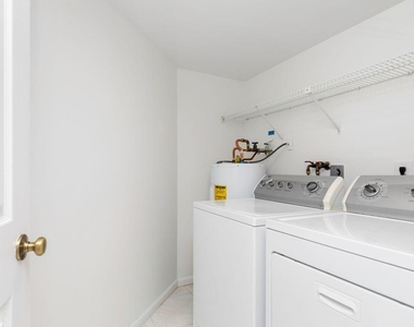 2455 Lindell Boulevard - Photo Thumbnail 27
