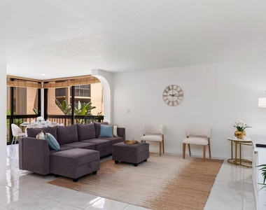 2455 Lindell Boulevard - Photo Thumbnail 7