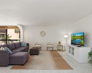 2455 Lindell Boulevard - Photo Thumbnail 5