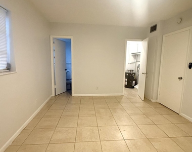 2017 Ne 18th Street - Photo Thumbnail 5