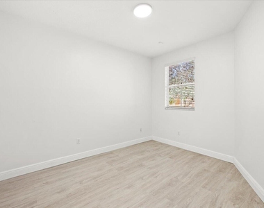 4962 Leeward Lane - Photo Thumbnail 18