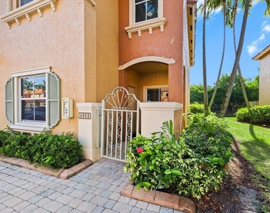 4962 Leeward Lane - Photo Thumbnail 2