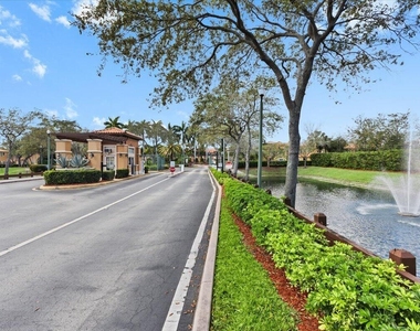 4962 Leeward Lane - Photo Thumbnail 32