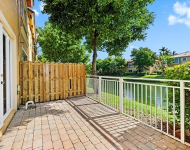 4962 Leeward Lane - Photo Thumbnail 24