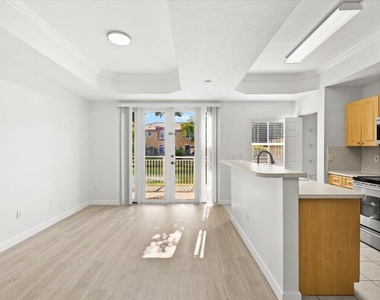 4962 Leeward Lane - Photo Thumbnail 6
