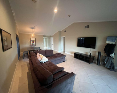 16233 Laurel Drive - Photo Thumbnail 2
