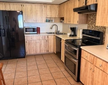 316 Orange Tree Drive - Photo Thumbnail 3