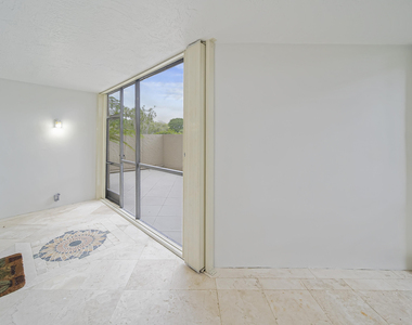 16300 Golf Club Road - Photo Thumbnail 18
