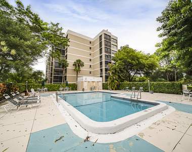 16300 Golf Club Road - Photo Thumbnail 24