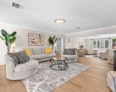 800 Sw 5th Street - Photo Thumbnail 5