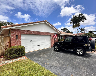 1098 Nw 15th Avenue - Photo Thumbnail 1