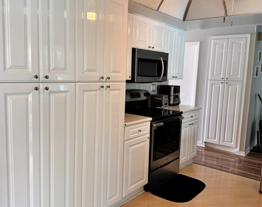 1098 Nw 15th Avenue - Photo Thumbnail 12