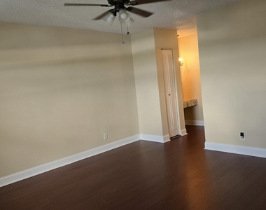 4851 Nw 21st Street - Photo Thumbnail 11