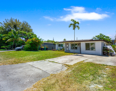 2748 Sw 46th Court - Photo Thumbnail 2
