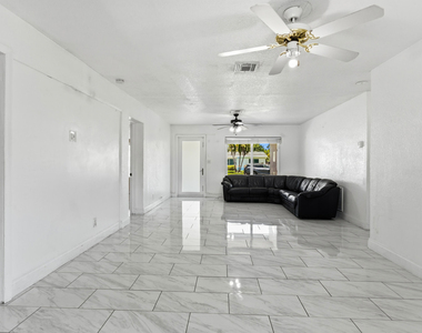 2748 Sw 46th Court - Photo Thumbnail 11