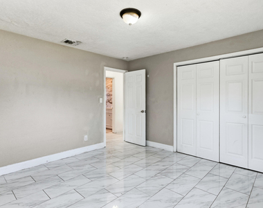 2748 Sw 46th Court - Photo Thumbnail 32