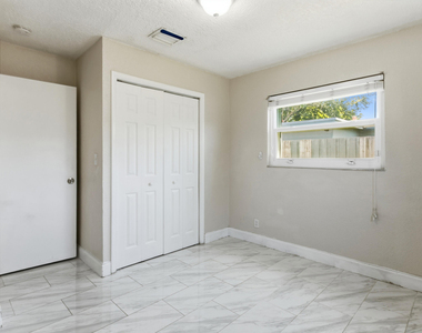 2748 Sw 46th Court - Photo Thumbnail 35