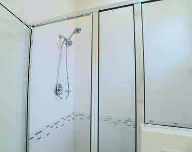 5733 Nw 119th Drive - Photo Thumbnail 12