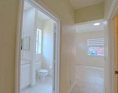 5733 Nw 119th Drive - Photo Thumbnail 14
