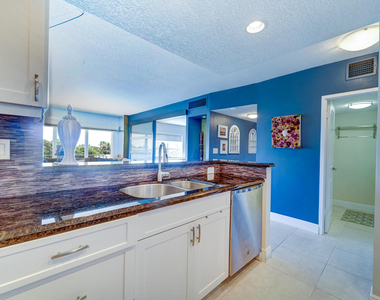 2500 E Las Olas Boulevard - Photo Thumbnail 2