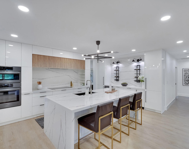 2735 Polo Island Drive - Photo Thumbnail 12